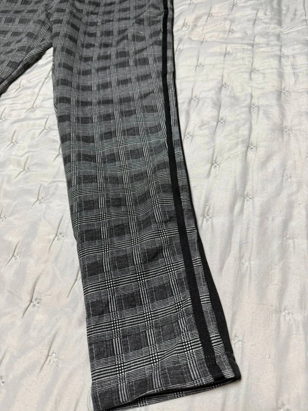 Plaid jogger/chino style pants with side stripes - Zayne – photo 4